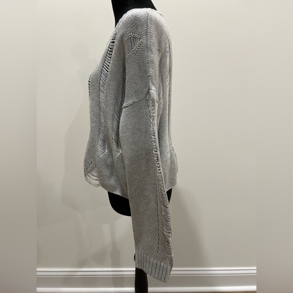 Guess Silver Grey Distressed Knit Womens Sweater Large - Picture 4 of 8